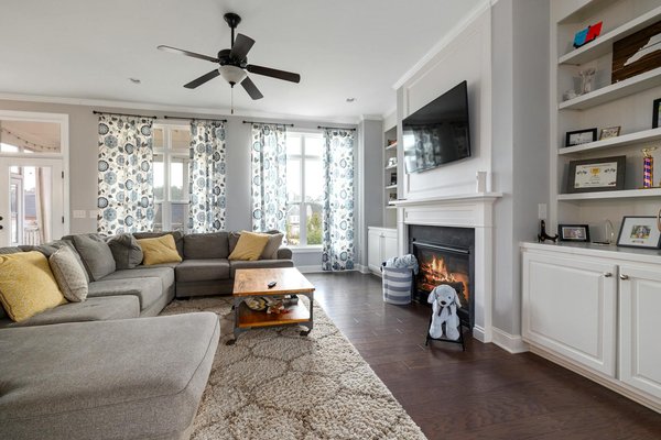 What Are the Must-Have Vintage Pieces for a Cozy British Home?